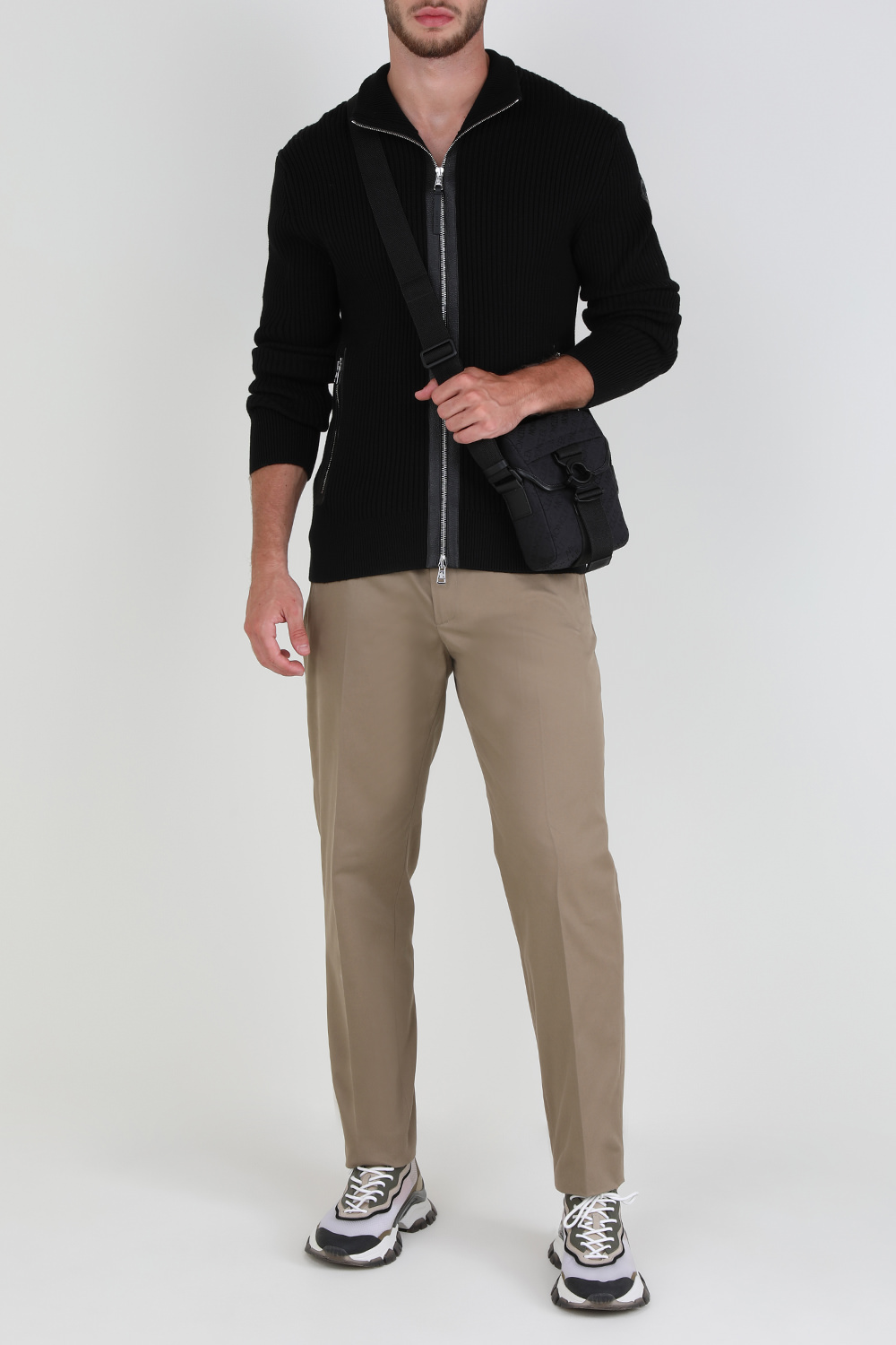 מכנסי טיילורד מחויטים